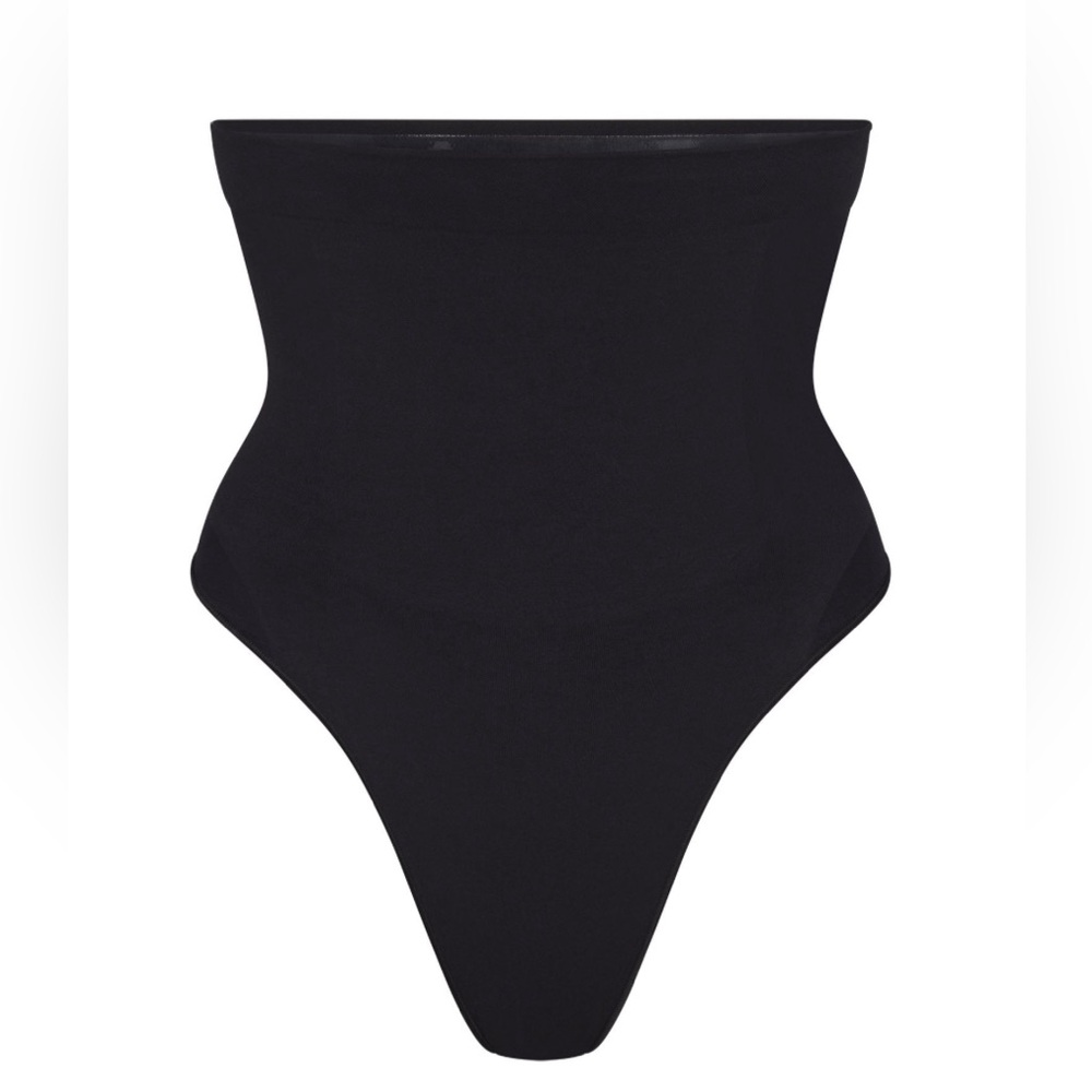 SKIMS NWOT Seamless Sculpt High-Waisted Thong, Color: Onyx, Size: M